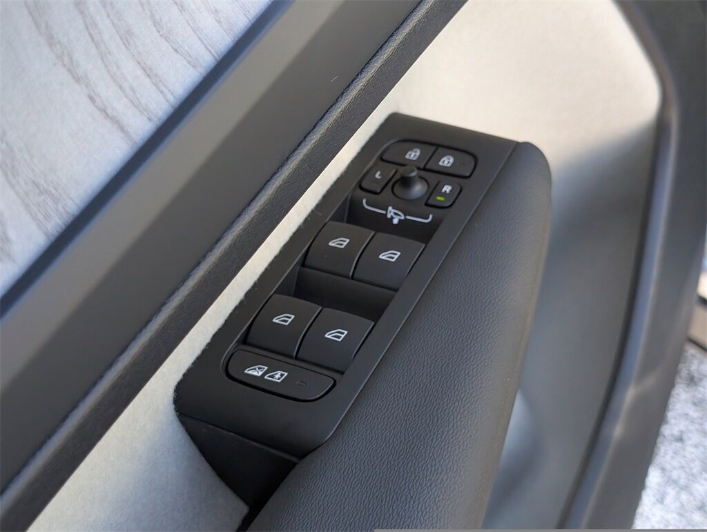 2026 Volvo XC40 B5 Ultra Hunt Valley MD