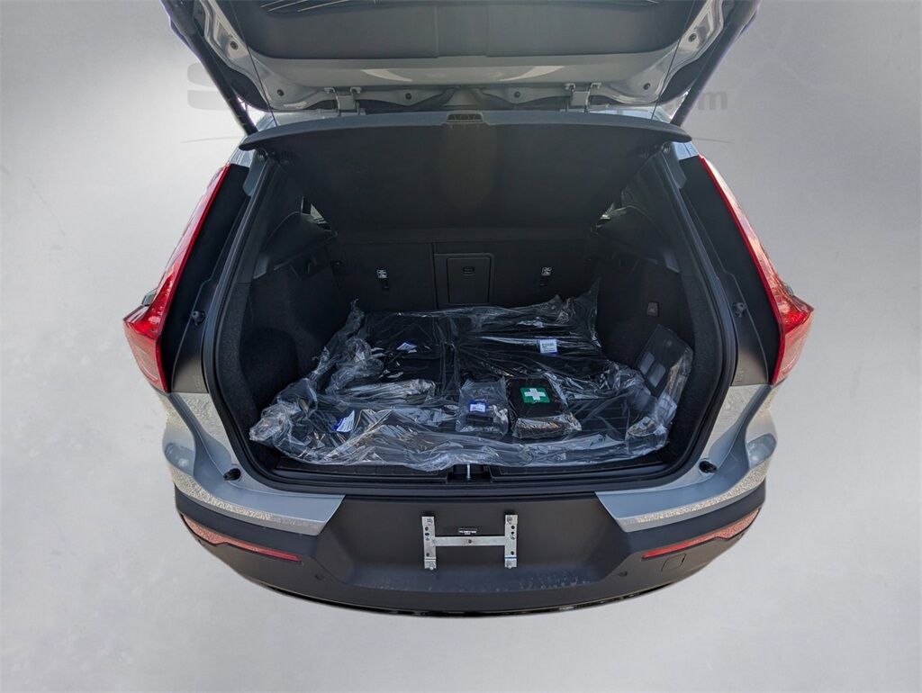 2026 Volvo XC40 B5 Ultra Hunt Valley MD