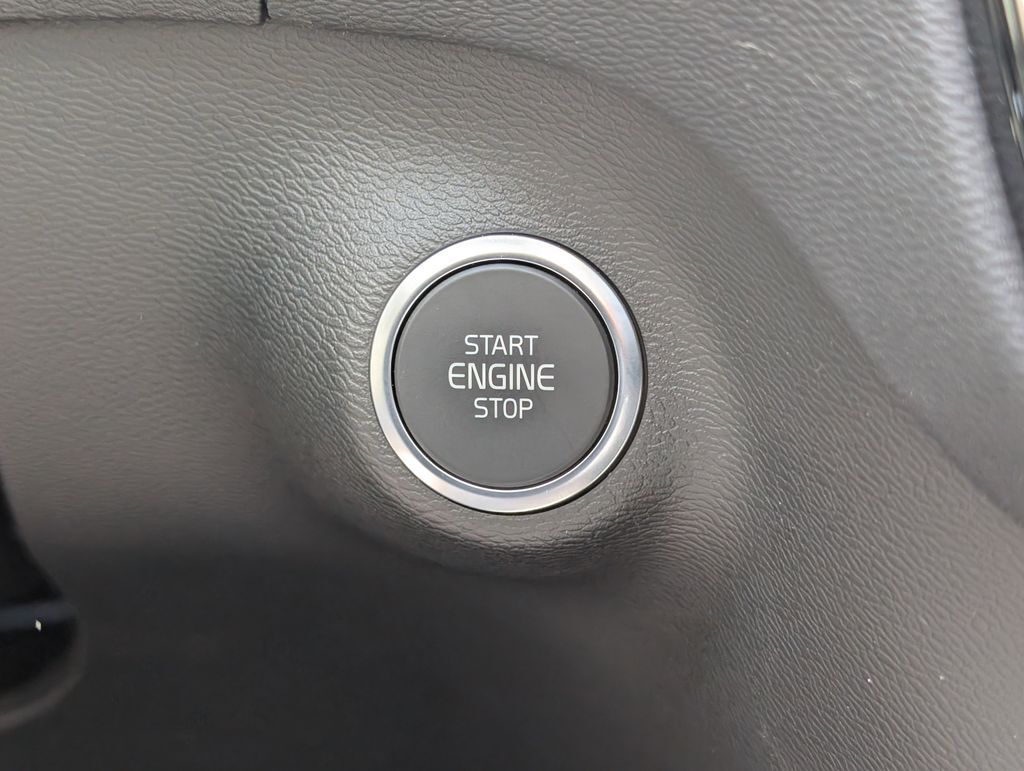 2026 Volvo XC40 B5 Ultra Hunt Valley MD