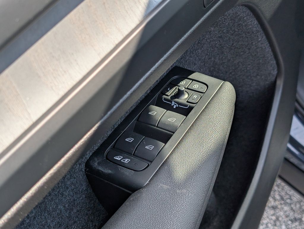 2026 Volvo XC40 B5 Ultra Hunt Valley MD