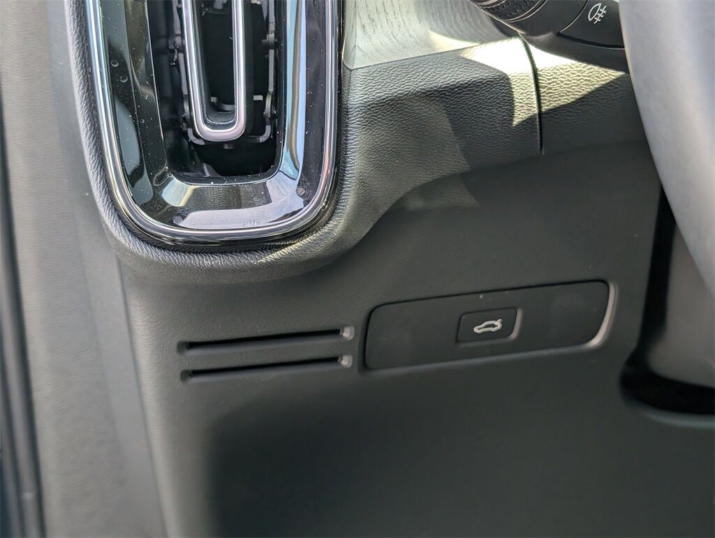 2026 Volvo XC40 B5 Ultra Hunt Valley MD