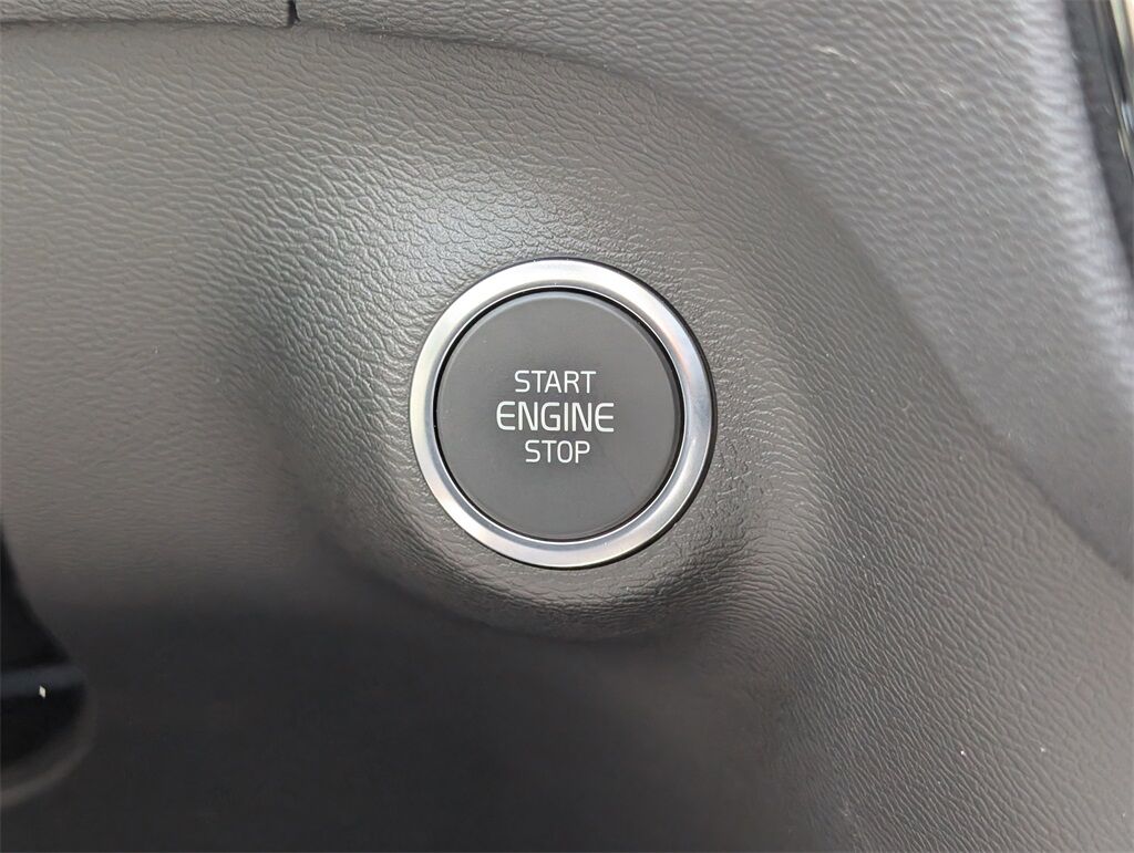 2026 Volvo XC40 B5 Ultra Hunt Valley MD