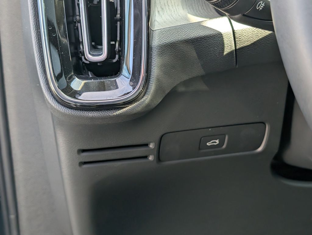 2026 Volvo XC40 B5 Ultra Hunt Valley MD