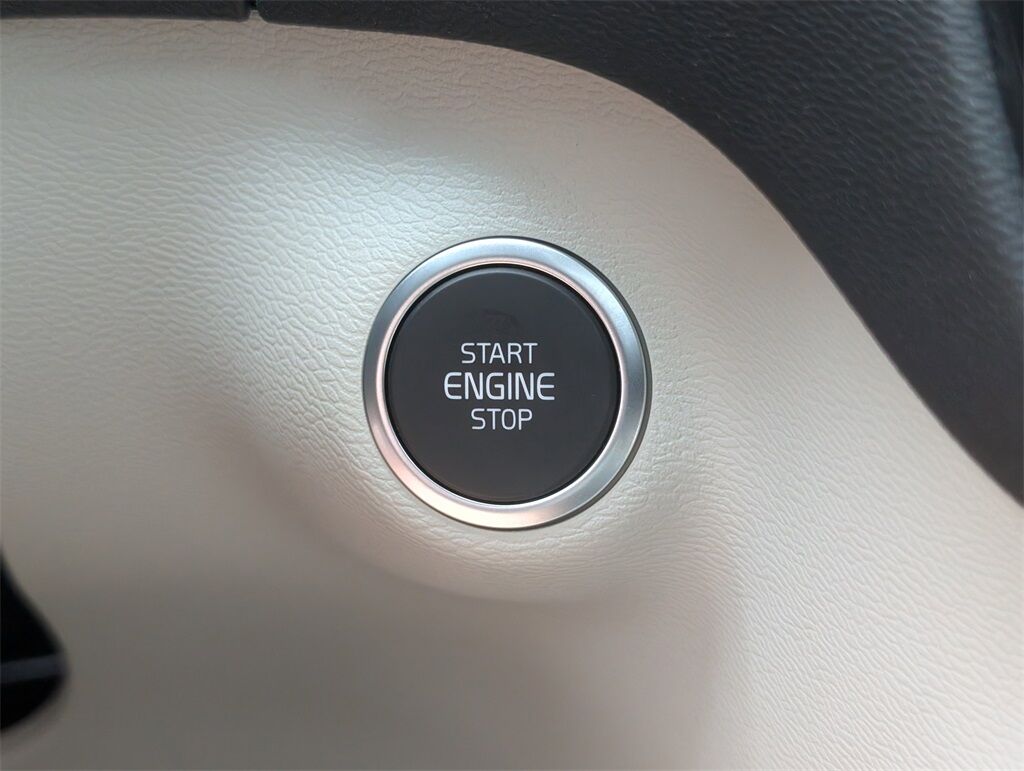 2026 Volvo XC40 B5 Ultra Hunt Valley MD