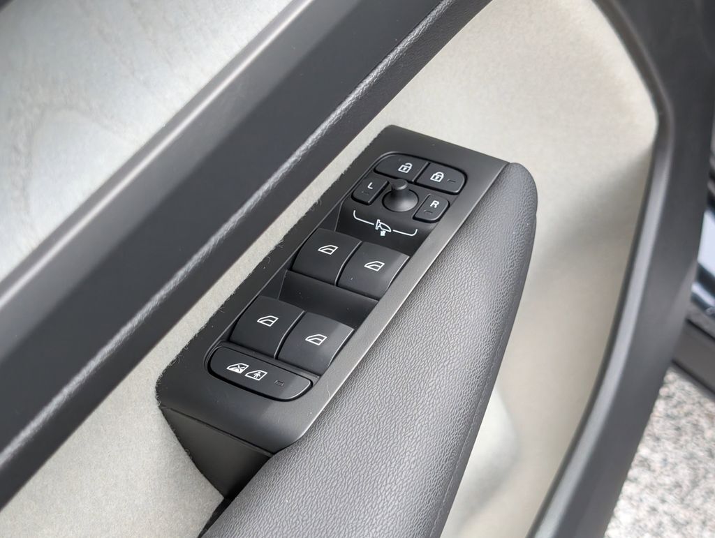 2026 Volvo XC40 B5 Ultra Hunt Valley MD