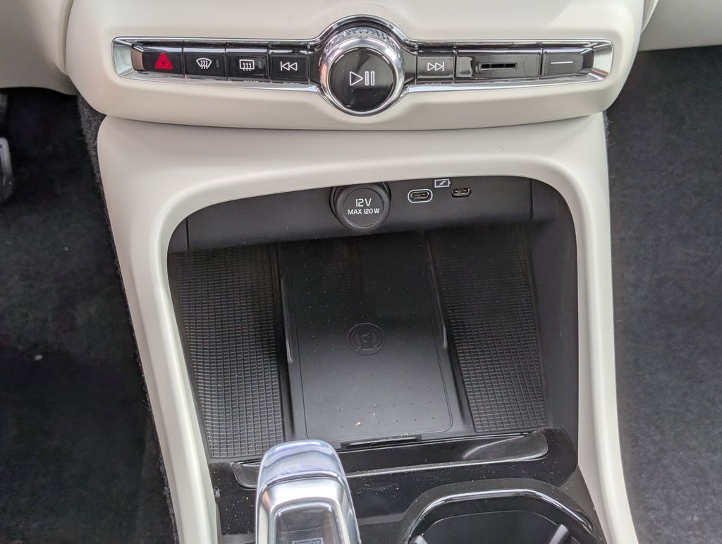 2026 Volvo XC40 B5 Ultra Hunt Valley MD