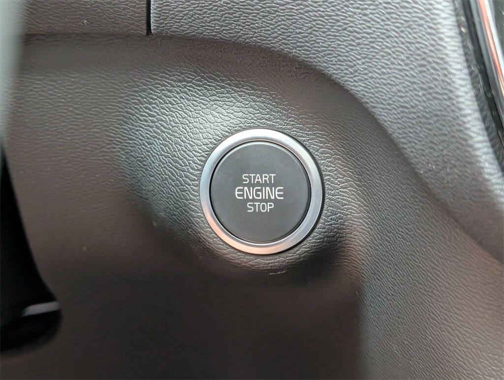 2026 Volvo XC40 B5 Ultra Hunt Valley MD