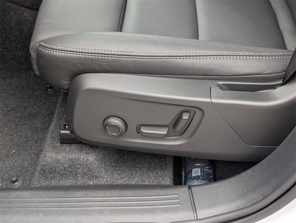 2026 Volvo XC40 B5 Ultra Hunt Valley MD