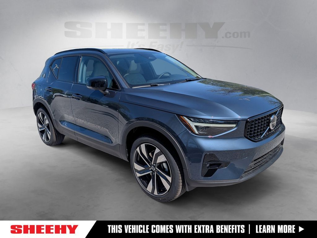 2026 Volvo XC40 B5 Ultra