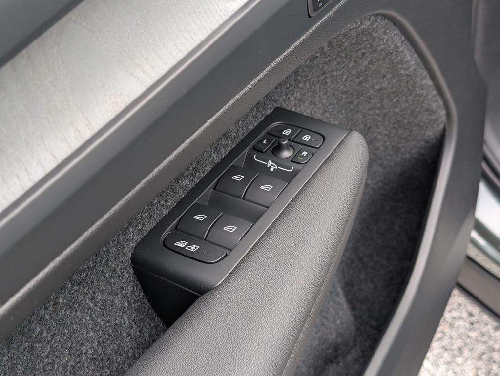 2026 Volvo XC40 B5 Ultra Hunt Valley MD