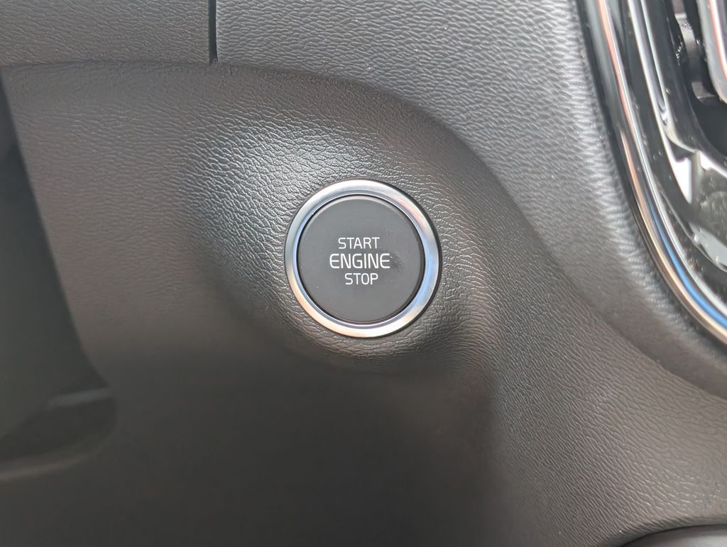 2026 Volvo XC40 B5 Ultra Hunt Valley MD