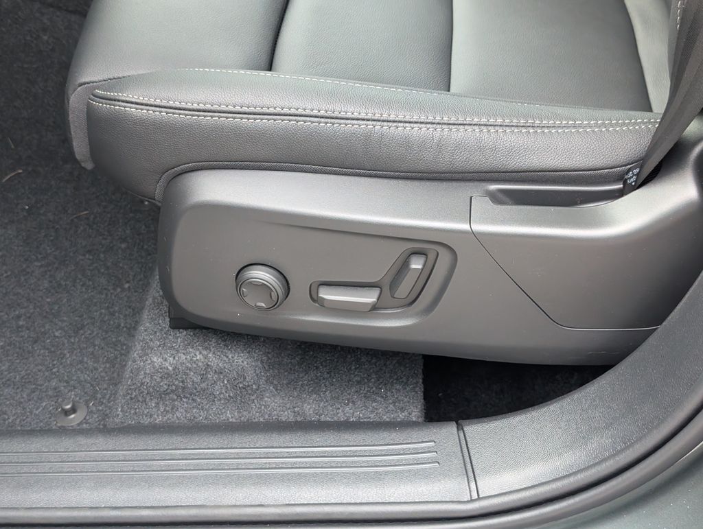 2026 Volvo XC40 B5 Ultra Hunt Valley MD