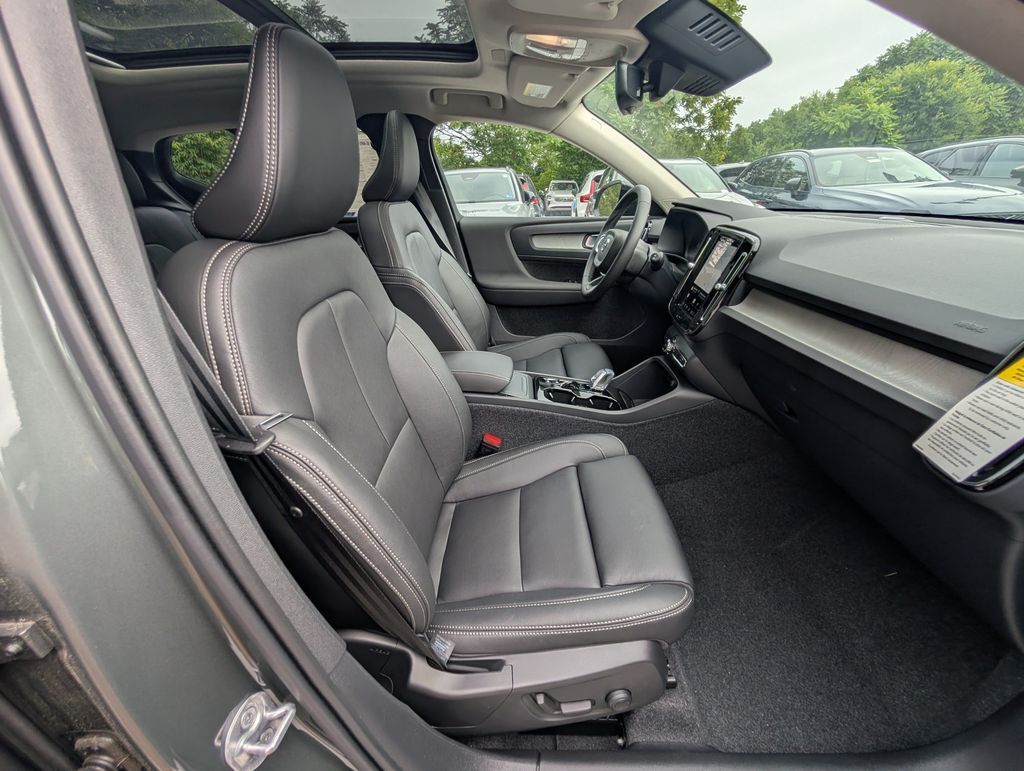 2026 Volvo XC40 B5 Ultra Hunt Valley MD