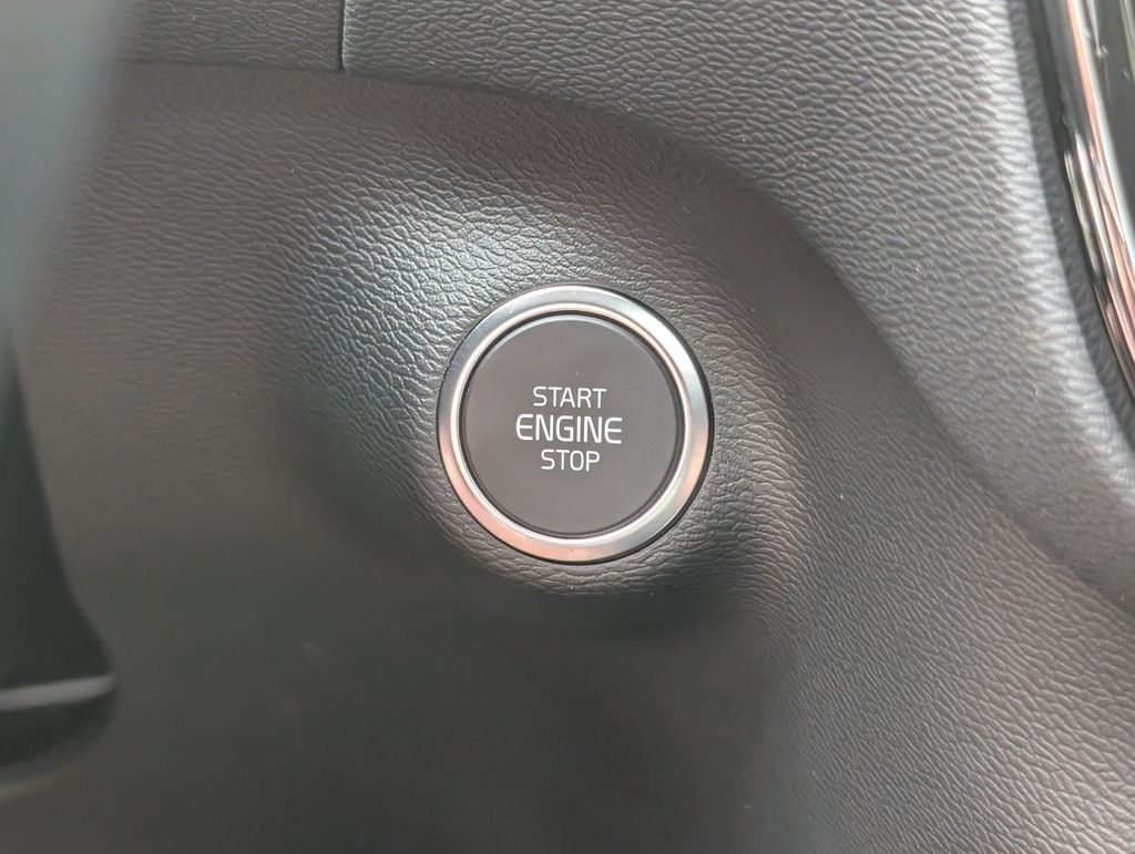 2026 Volvo XC40 B5 Ultra Hunt Valley MD