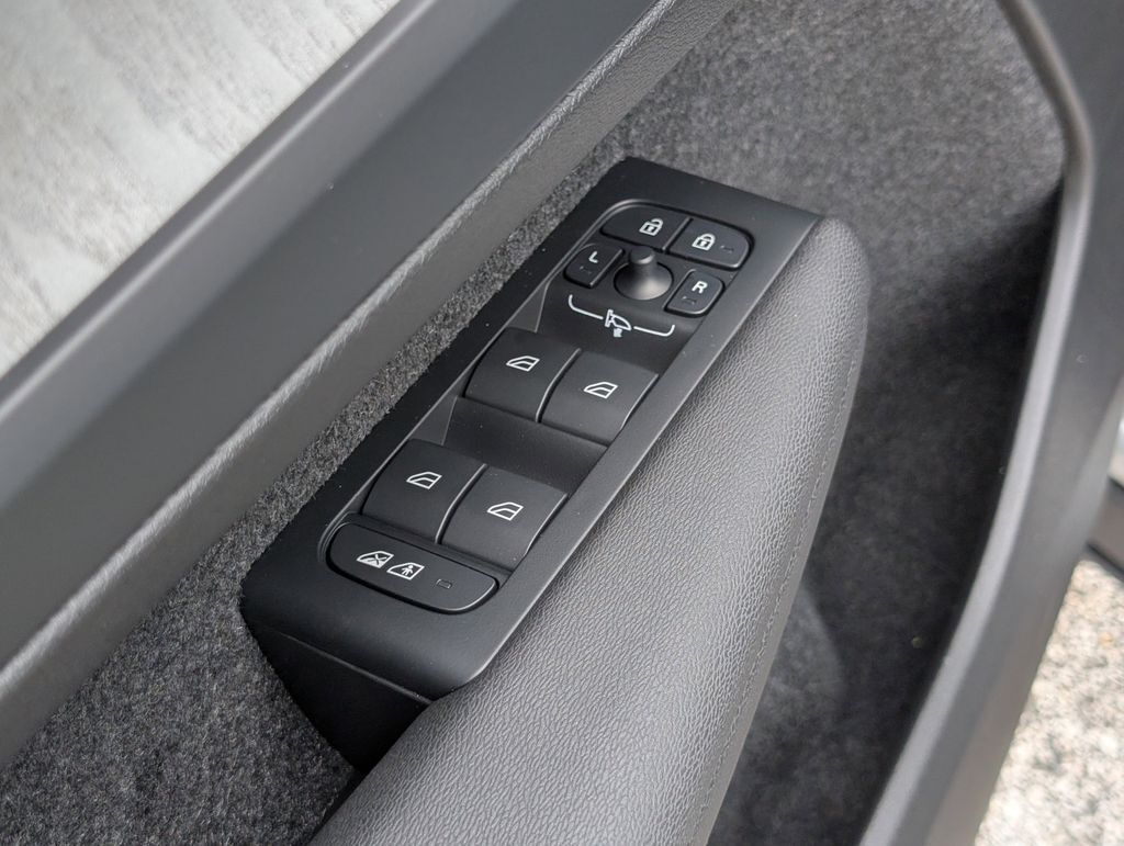 2026 Volvo XC40 B5 Ultra Hunt Valley MD