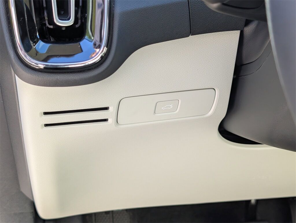 2026 Volvo XC40 B5 Ultra Hunt Valley MD