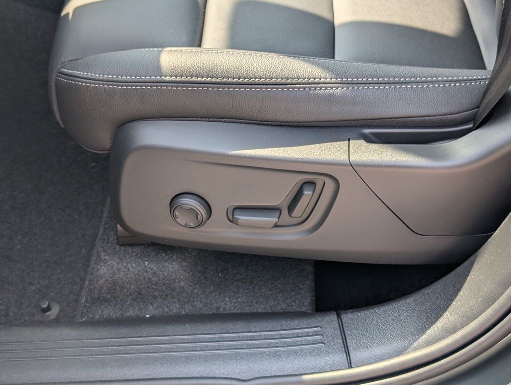 2026 Volvo XC40 B5 Ultra Hunt Valley MD