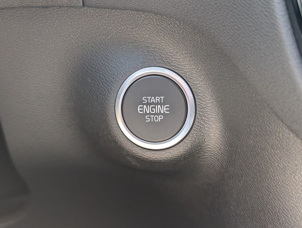 2026 Volvo XC40 B5 Ultra Hunt Valley MD