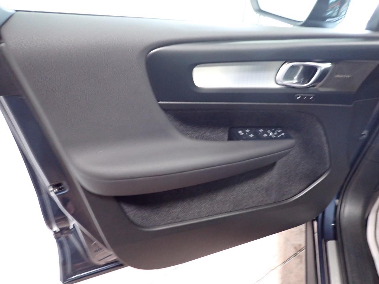 2026 Volvo XC40 Ultra Black Edition AWD *HYBRID* LEATHER NAVI SUNROOF Listowel ON
