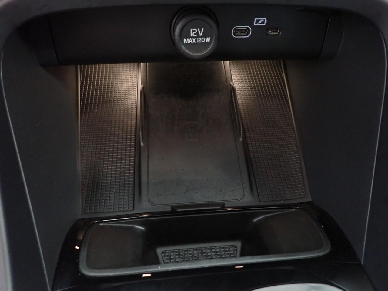 2026 Volvo XC40 Ultra Black Edition AWD *HYBRID* LEATHER NAVI SUNROOF Listowel ON