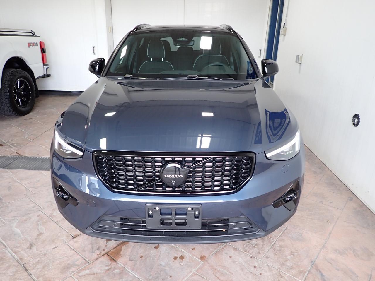 2026 Volvo XC40 Ultra Black Edition AWD *HYBRID* LEATHER NAVI SUNROOF Listowel ON