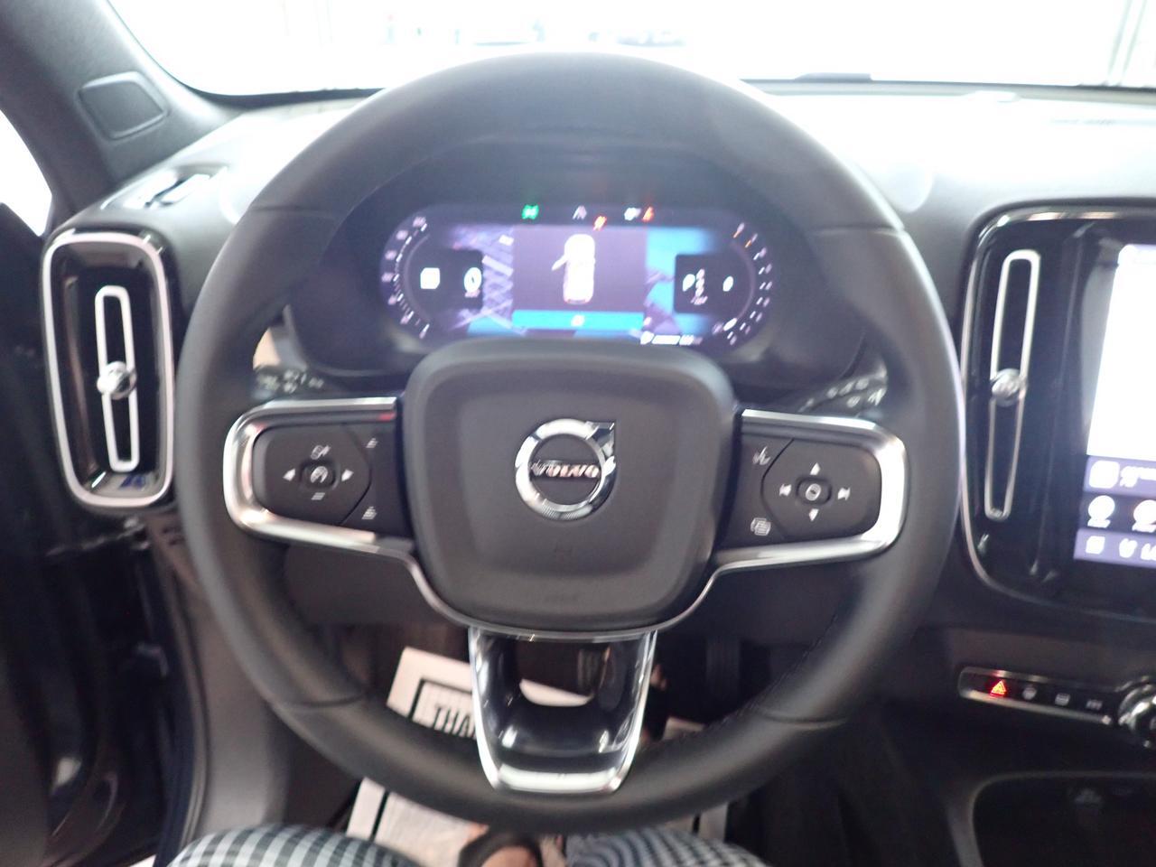 2026 Volvo XC40 Ultra Black Edition AWD *HYBRID* LEATHER NAVI SUNROOF Listowel ON
