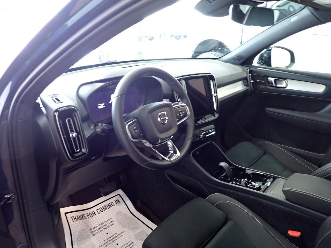 2026 Volvo XC40 Ultra Black Edition AWD *HYBRID* LEATHER NAVI SUNROOF Listowel ON