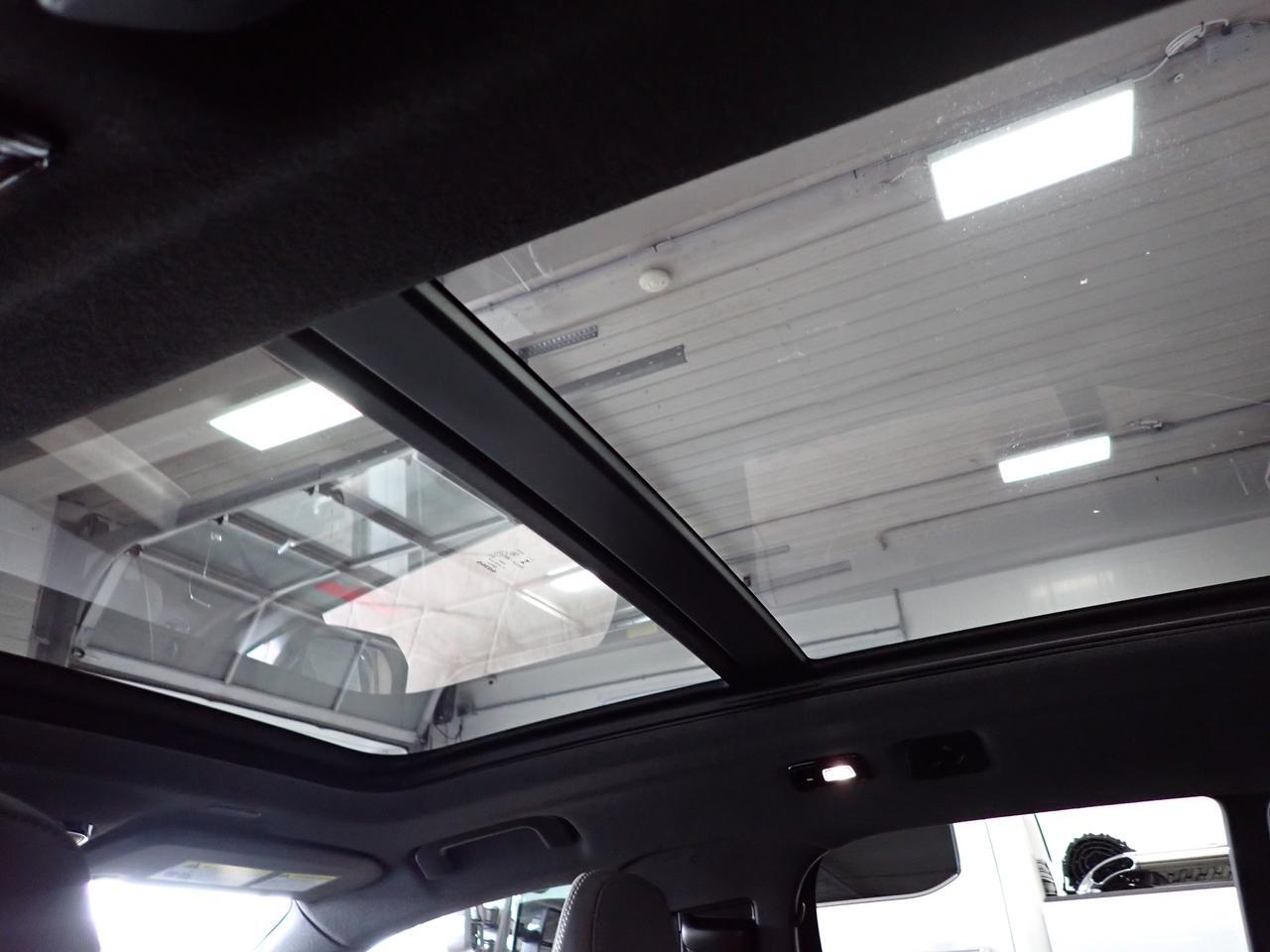 2026 Volvo XC40 Ultra Black Edition AWD *HYBRID* LEATHER NAVI SUNROOF Listowel ON