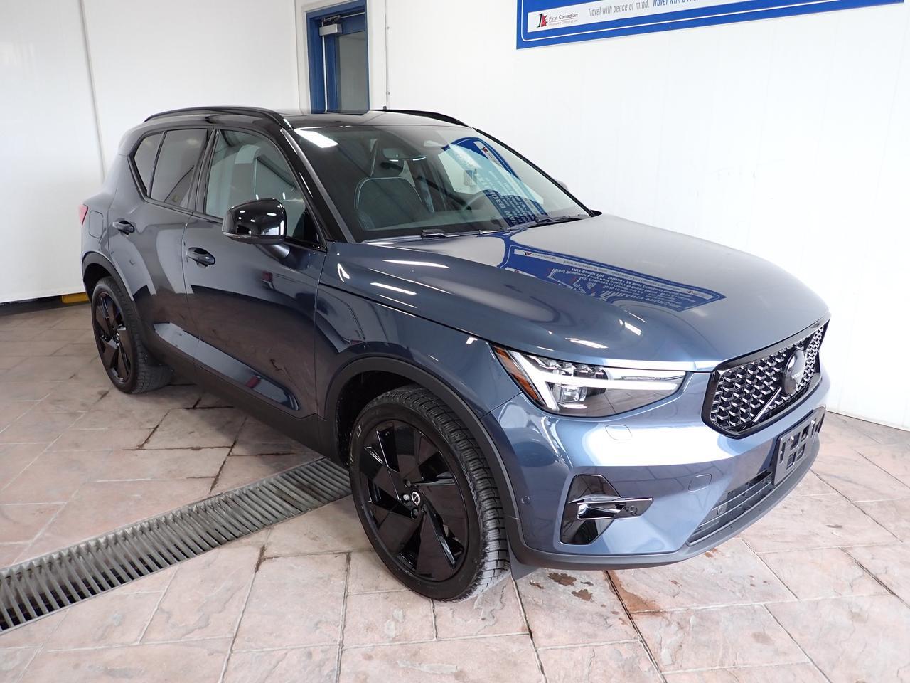 2026 Volvo XC40 Ultra Black Edition AWD *HYBRID* LEATHER NAVI SUNROOF