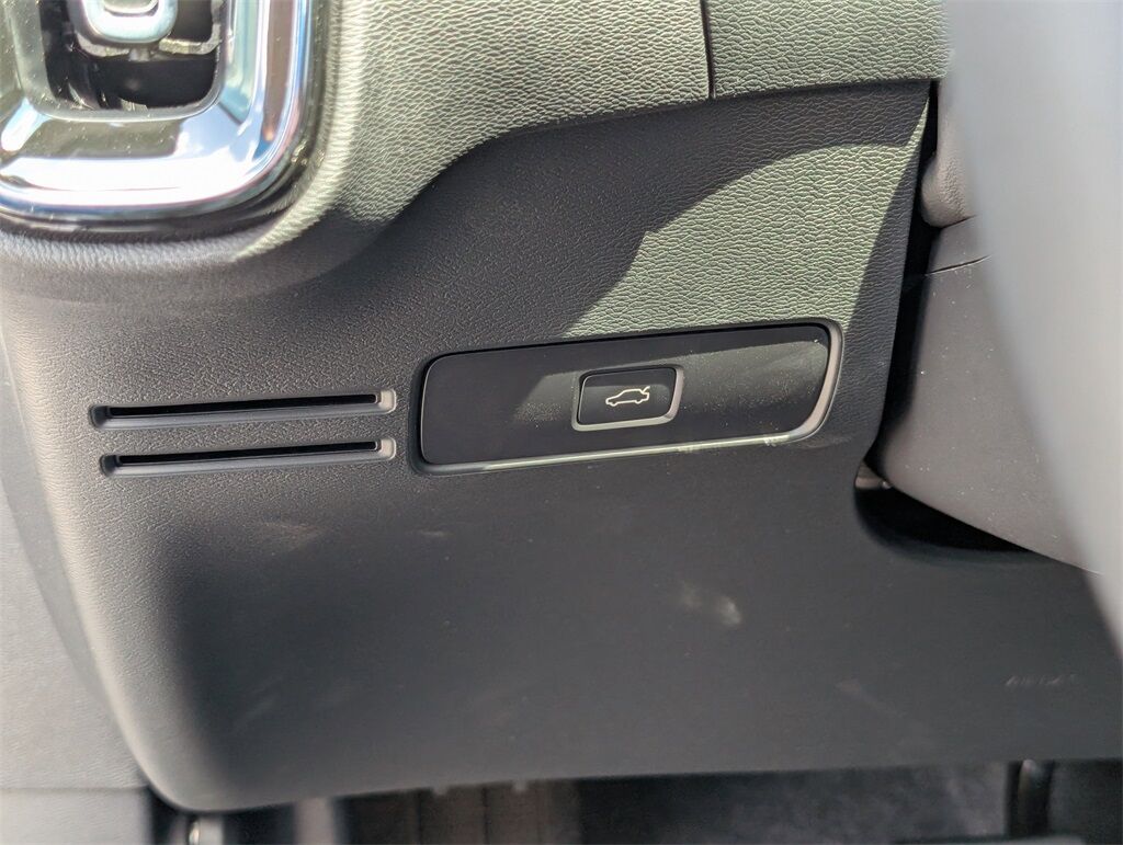 2026 Volvo XC40 Hunt Valley MD