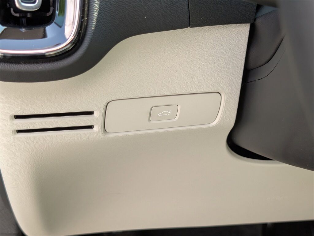 2026 Volvo XC40 Hunt Valley MD