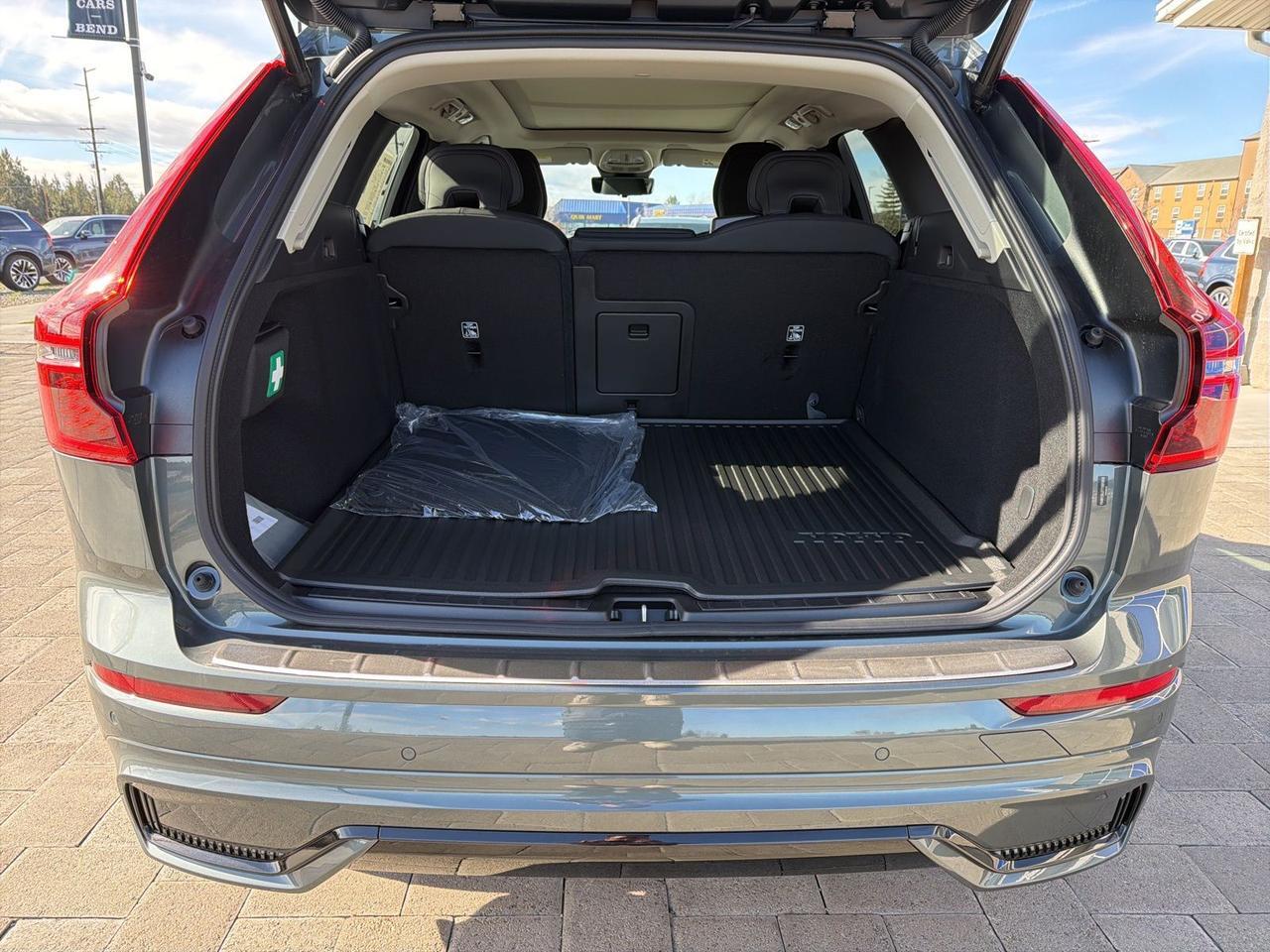 2026 Volvo XC60 B5 Core Bend OR