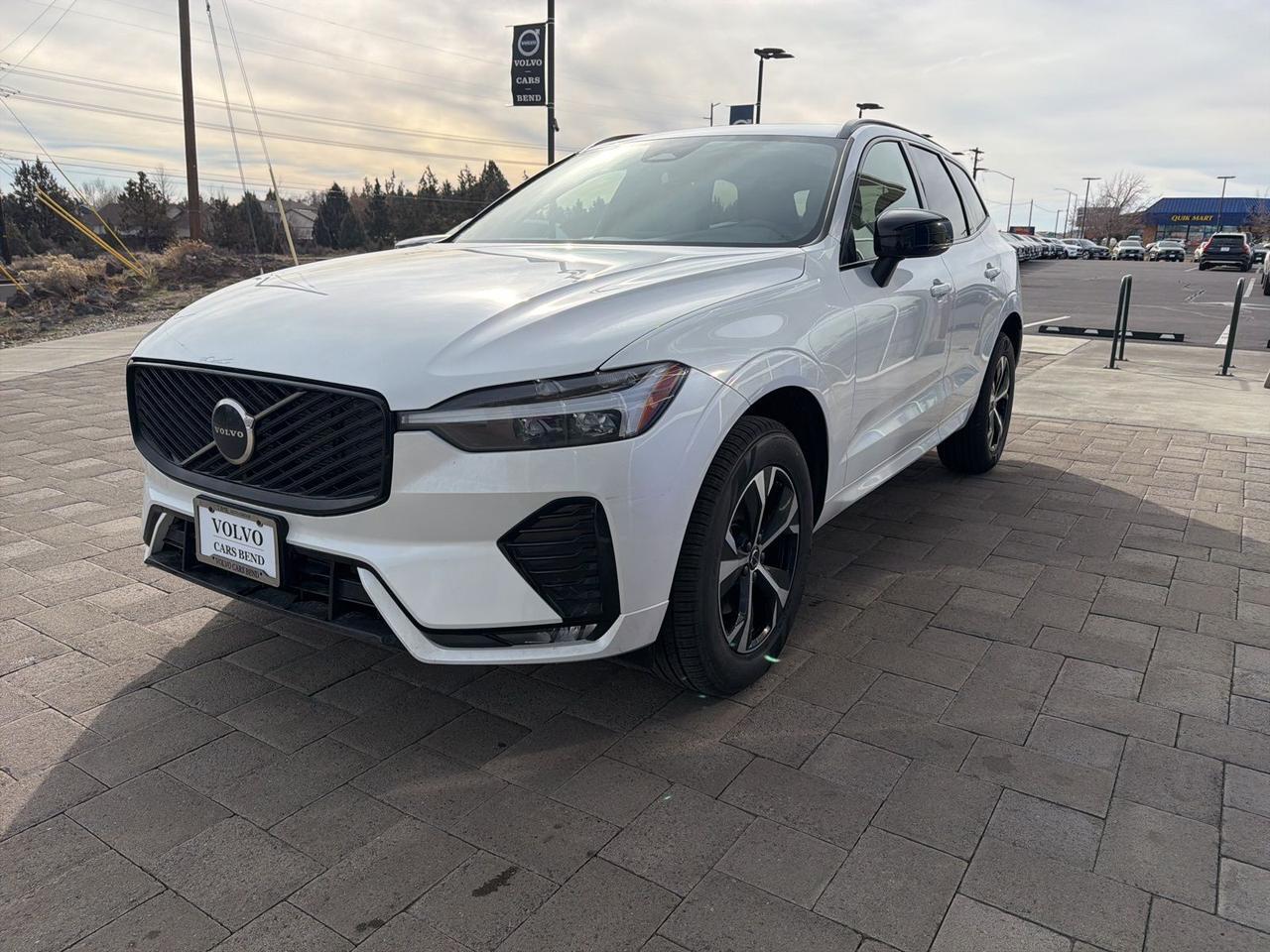 2026 Volvo XC60 B5 Core Bend OR