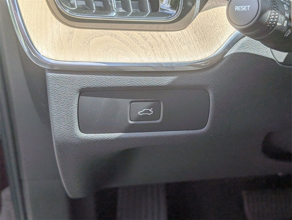 2026 Volvo XC60 B5 Core Hunt Valley MD