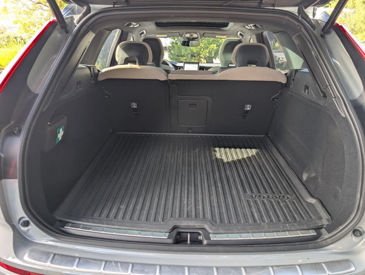2026 Volvo XC60 B5 Hybrid AWD PLUS | High Performance Audio, Pilot Assist, 360 Cam, 4 Heated Seats & Wheel Portland OR
