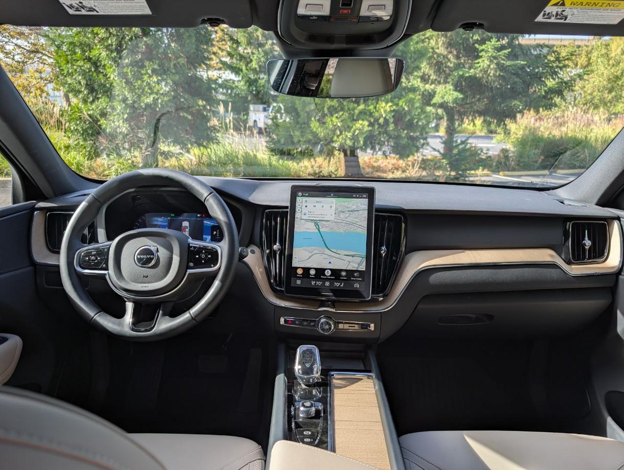 2026 Volvo XC60 B5 Hybrid AWD PLUS | High Performance Audio, Pilot Assist, 360 Cam, 4 Heated Seats & Wheel Portland OR