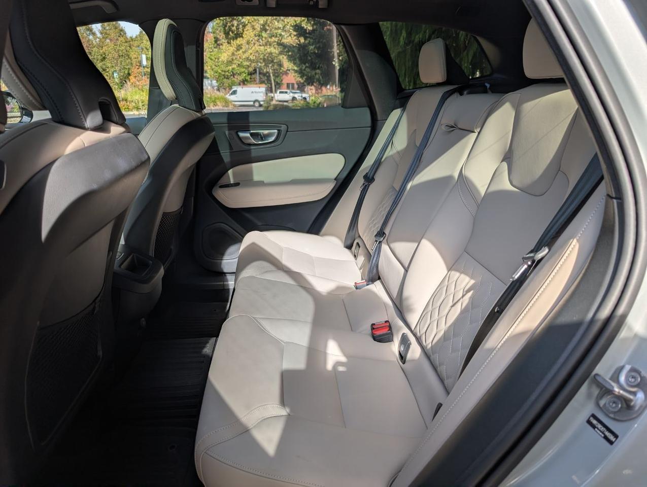 2026 Volvo XC60 B5 Hybrid AWD PLUS | High Performance Audio, Pilot Assist, 360 Cam, 4 Heated Seats & Wheel Portland OR
