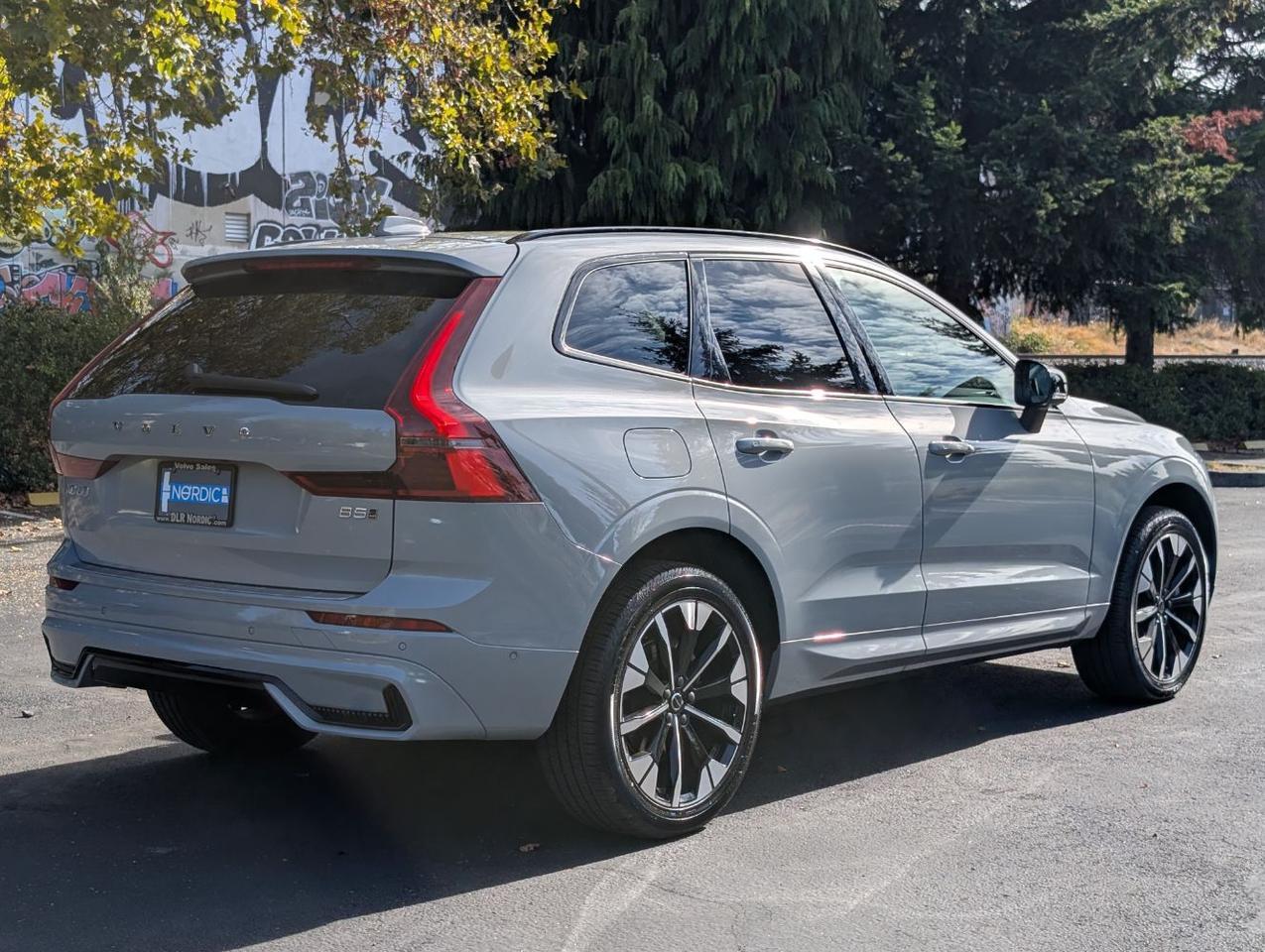 2026 Volvo XC60 B5 Hybrid AWD PLUS | High Performance Audio, Pilot Assist, 360 Cam, 4 Heated Seats & Wheel Portland OR