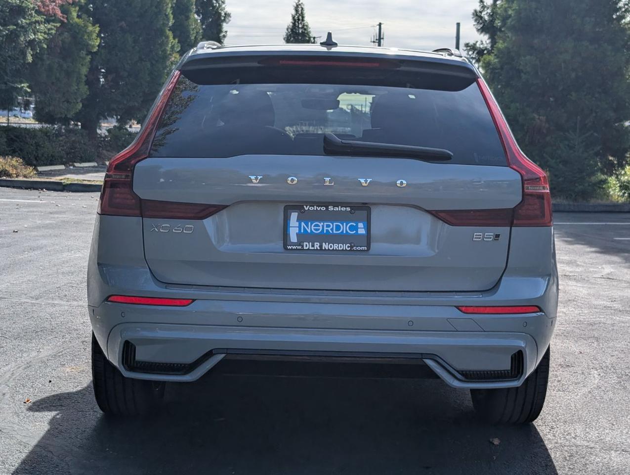 2026 Volvo XC60 B5 Hybrid AWD PLUS | High Performance Audio, Pilot Assist, 360 Cam, 4 Heated Seats & Wheel Portland OR