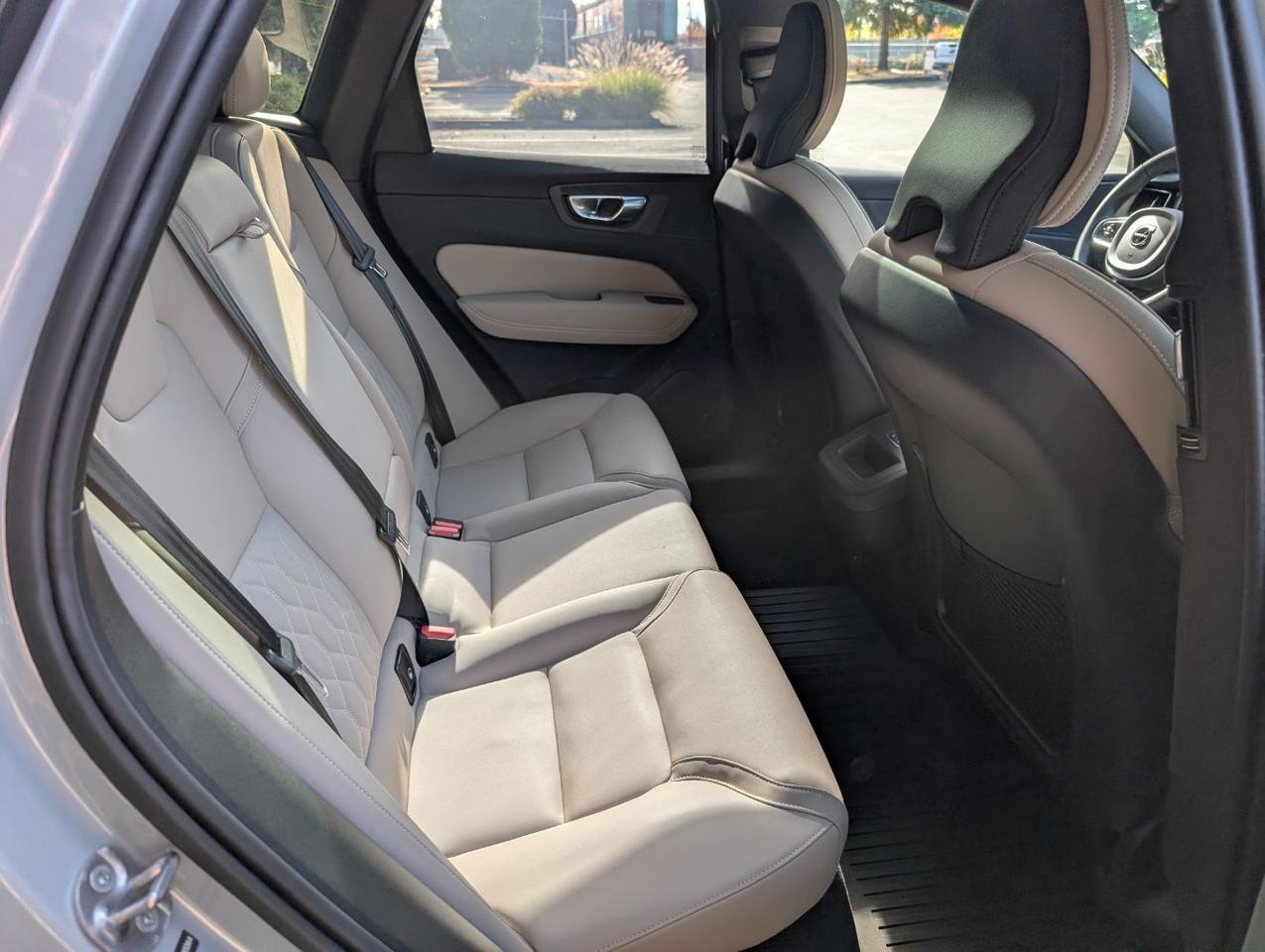 2026 Volvo XC60 B5 Hybrid AWD PLUS | High Performance Audio, Pilot Assist, 360 Cam, 4 Heated Seats & Wheel Portland OR