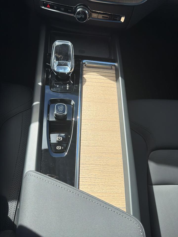 2026 Volvo XC60 B5 Plus Bend OR