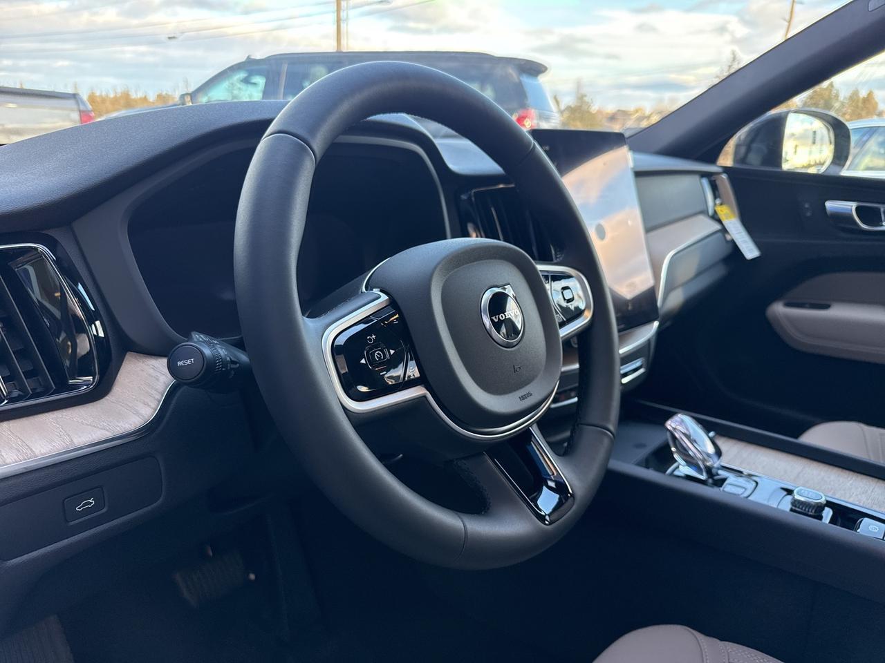 2026 Volvo XC60 B5 Plus Bend OR