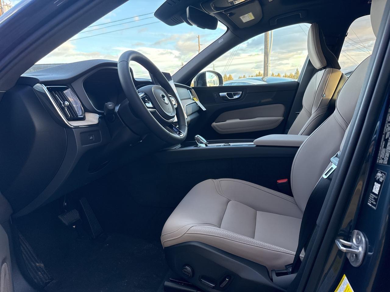 2026 Volvo XC60 B5 Plus Bend OR