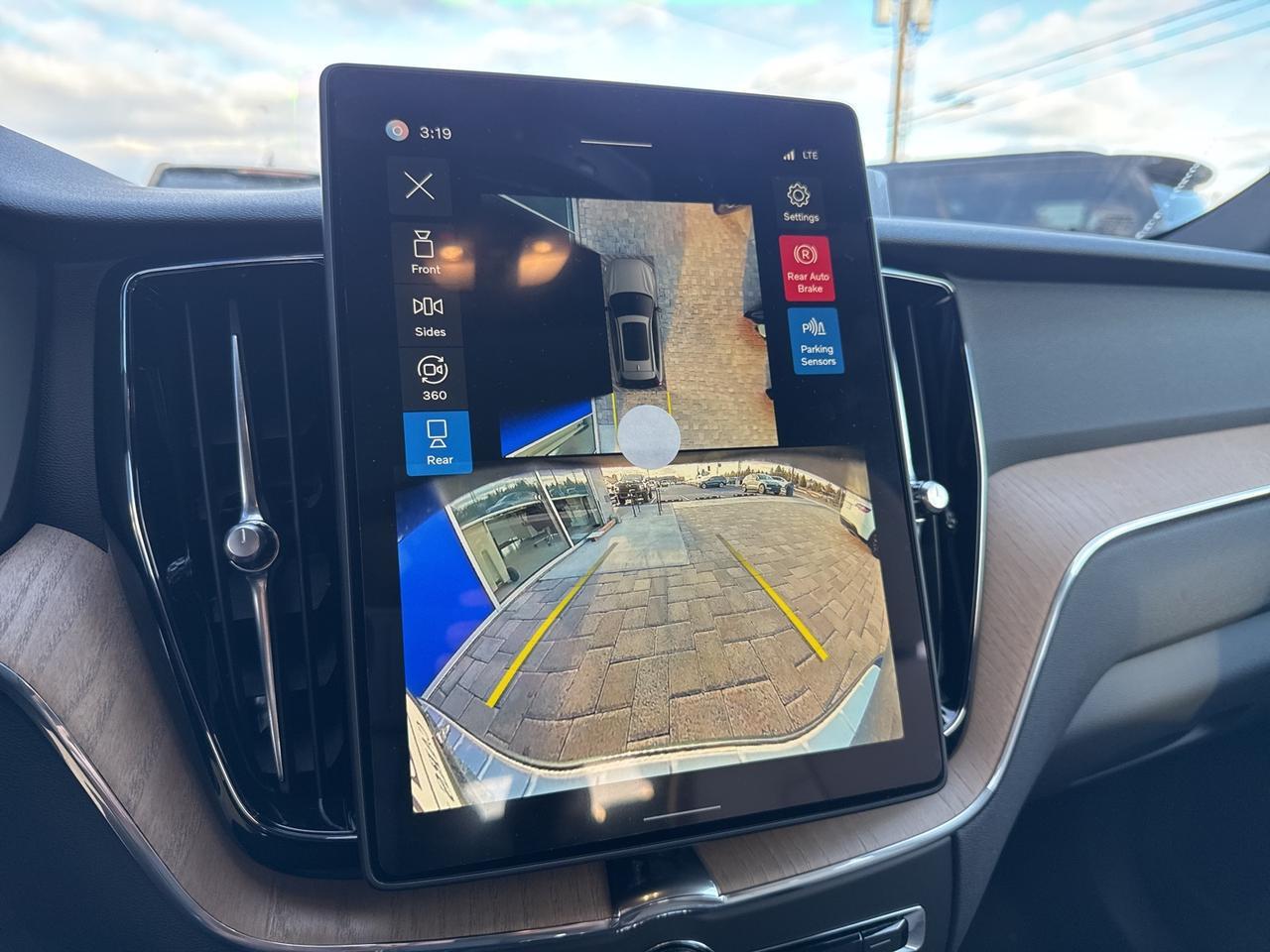 2026 Volvo XC60 B5 Plus Bend OR