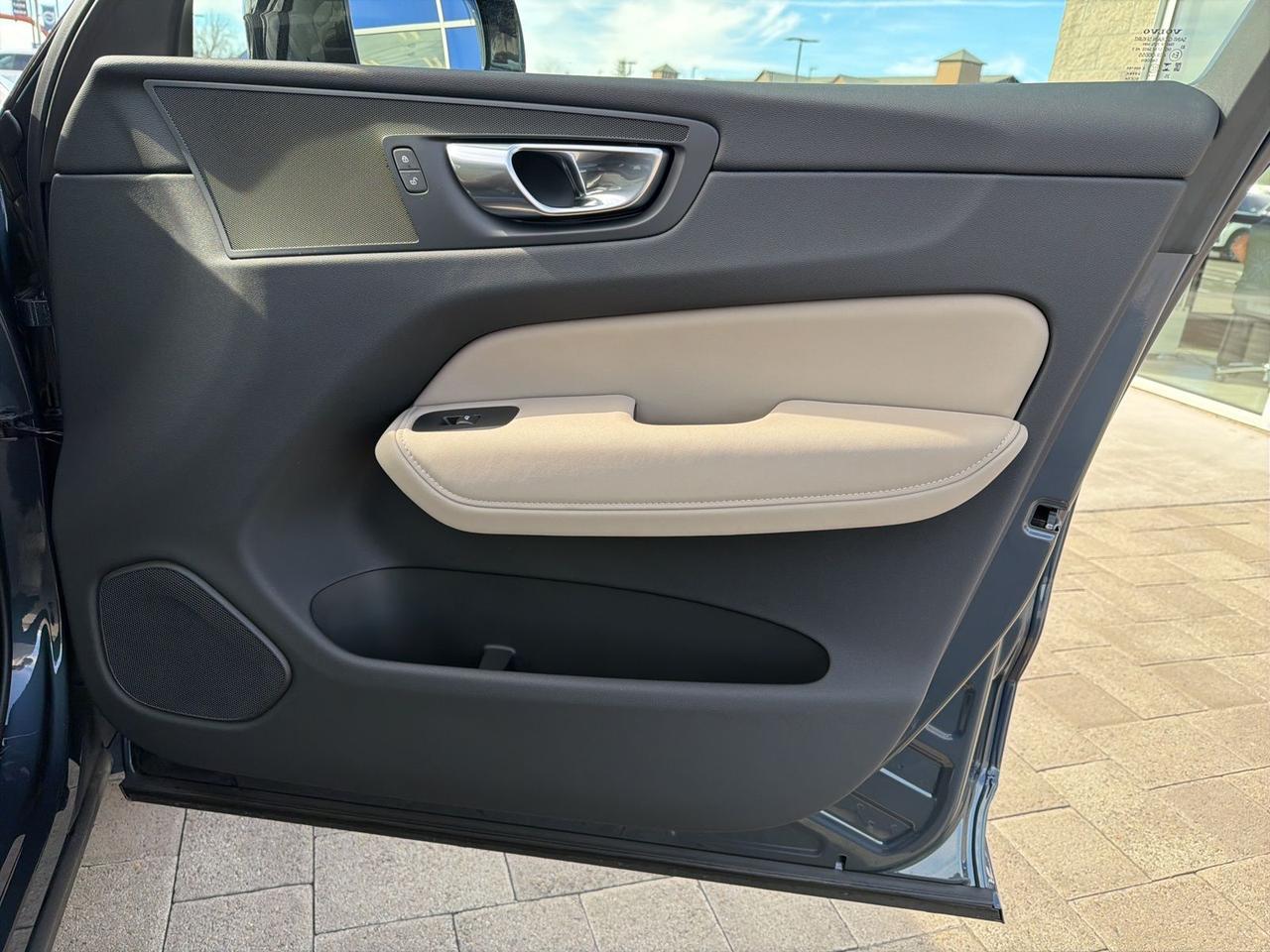 2026 Volvo XC60 B5 Plus Bend OR