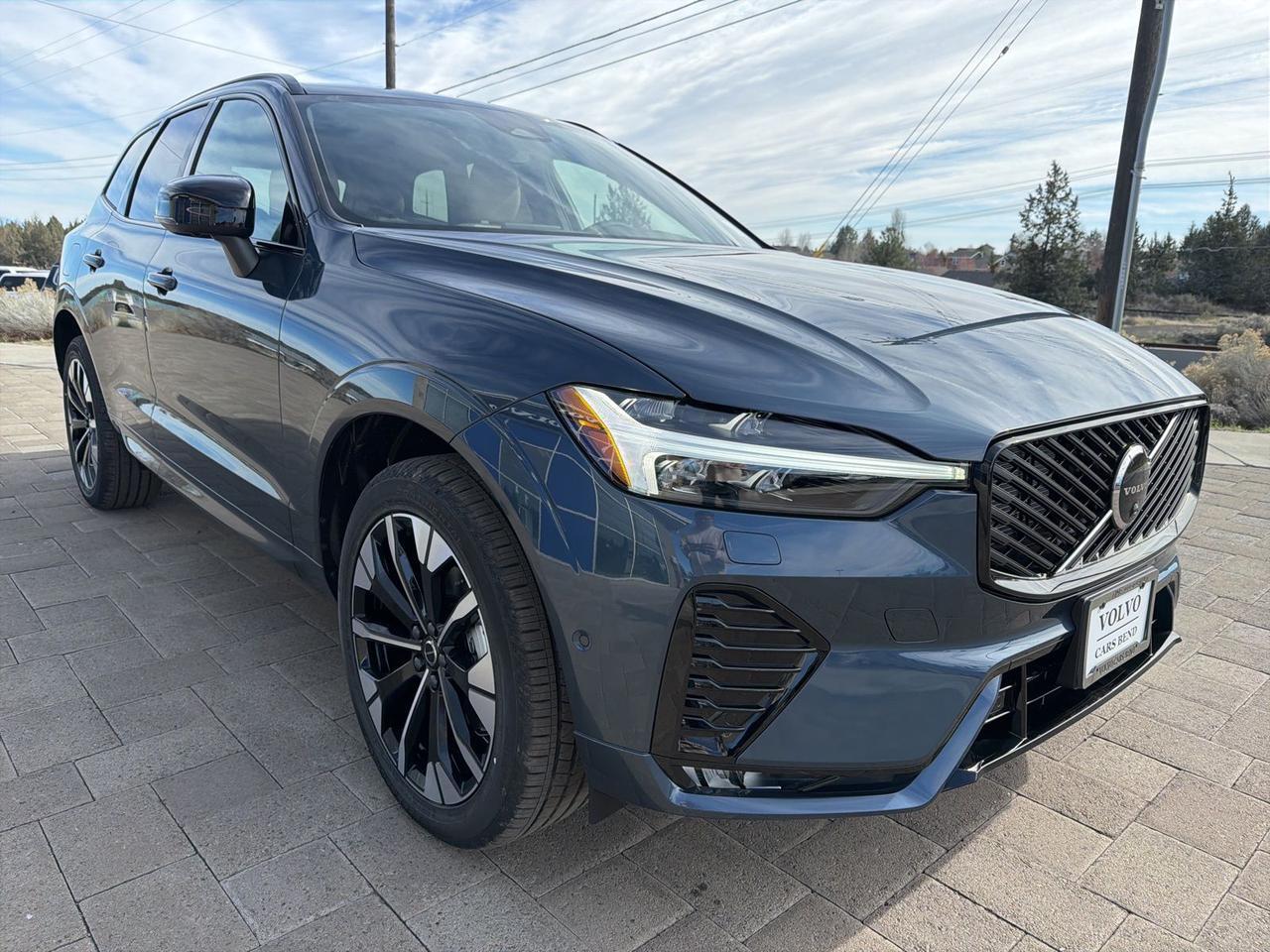 2026 Volvo XC60 B5 Plus