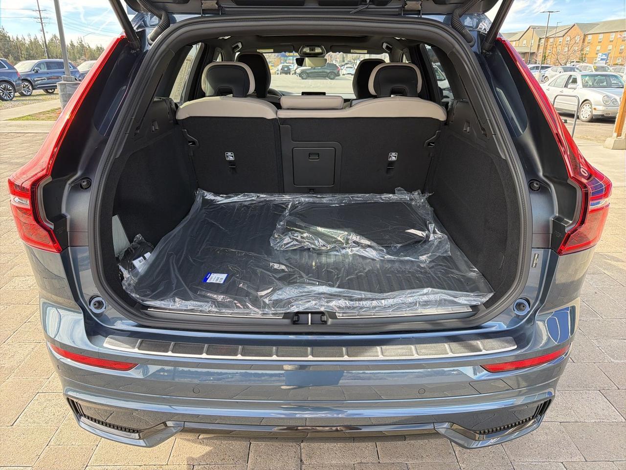 2026 Volvo XC60 B5 Plus Bend OR
