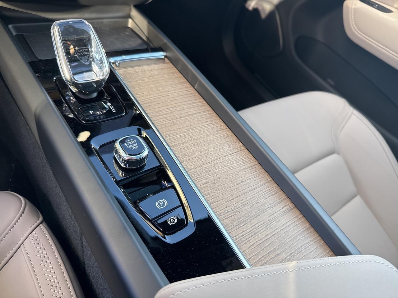 2026 Volvo XC60 B5 Plus Bend OR