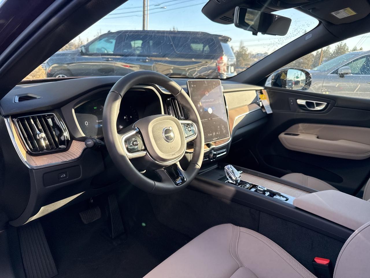 2026 Volvo XC60 B5 Plus Bend OR