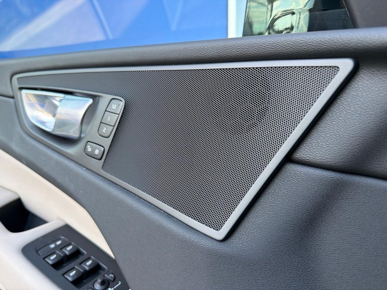 2026 Volvo XC60 B5 Plus Bend OR